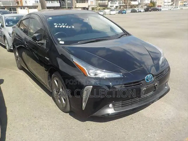 Toyota Prius s 2020