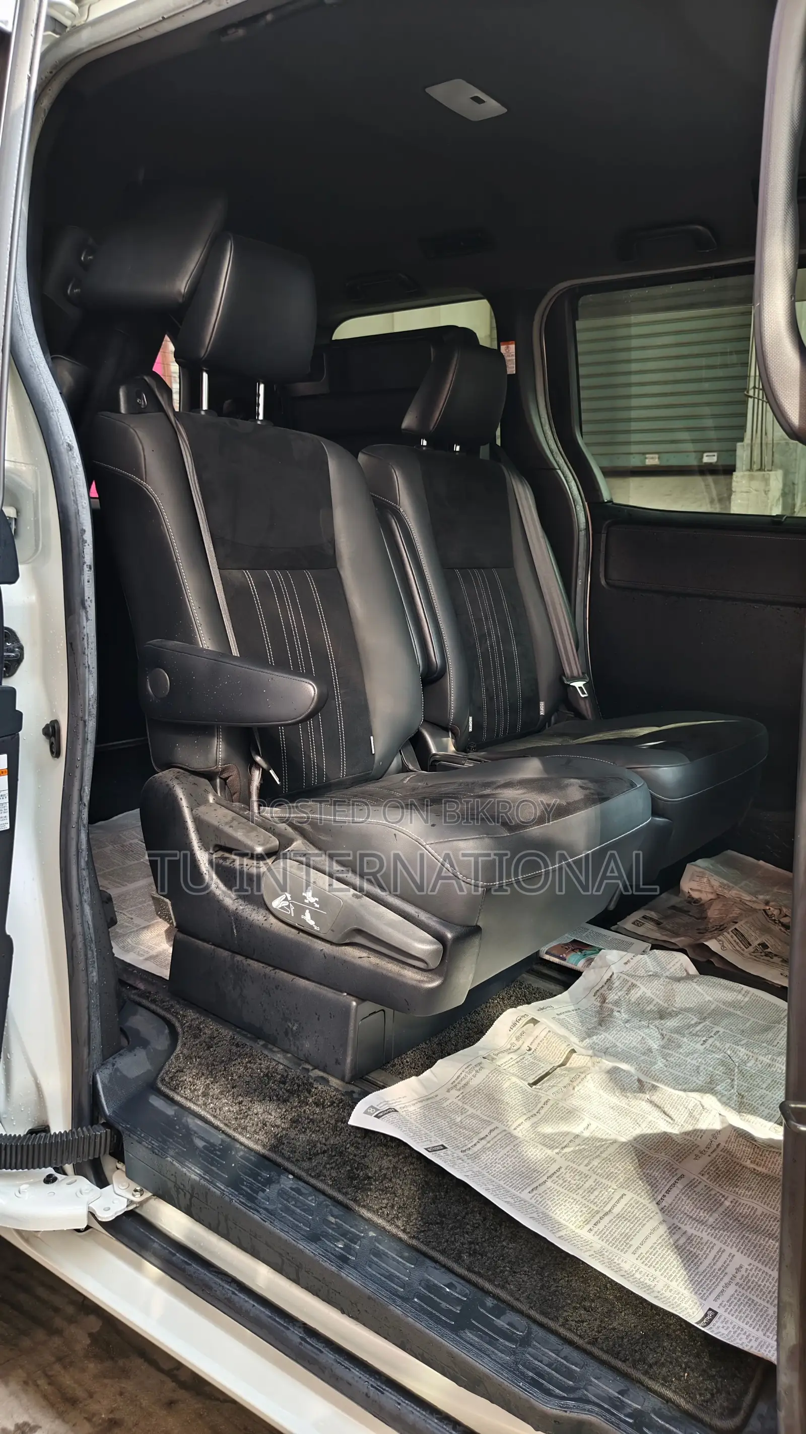 Toyota Esquire PUSH GI PREMIUM HV 2020
