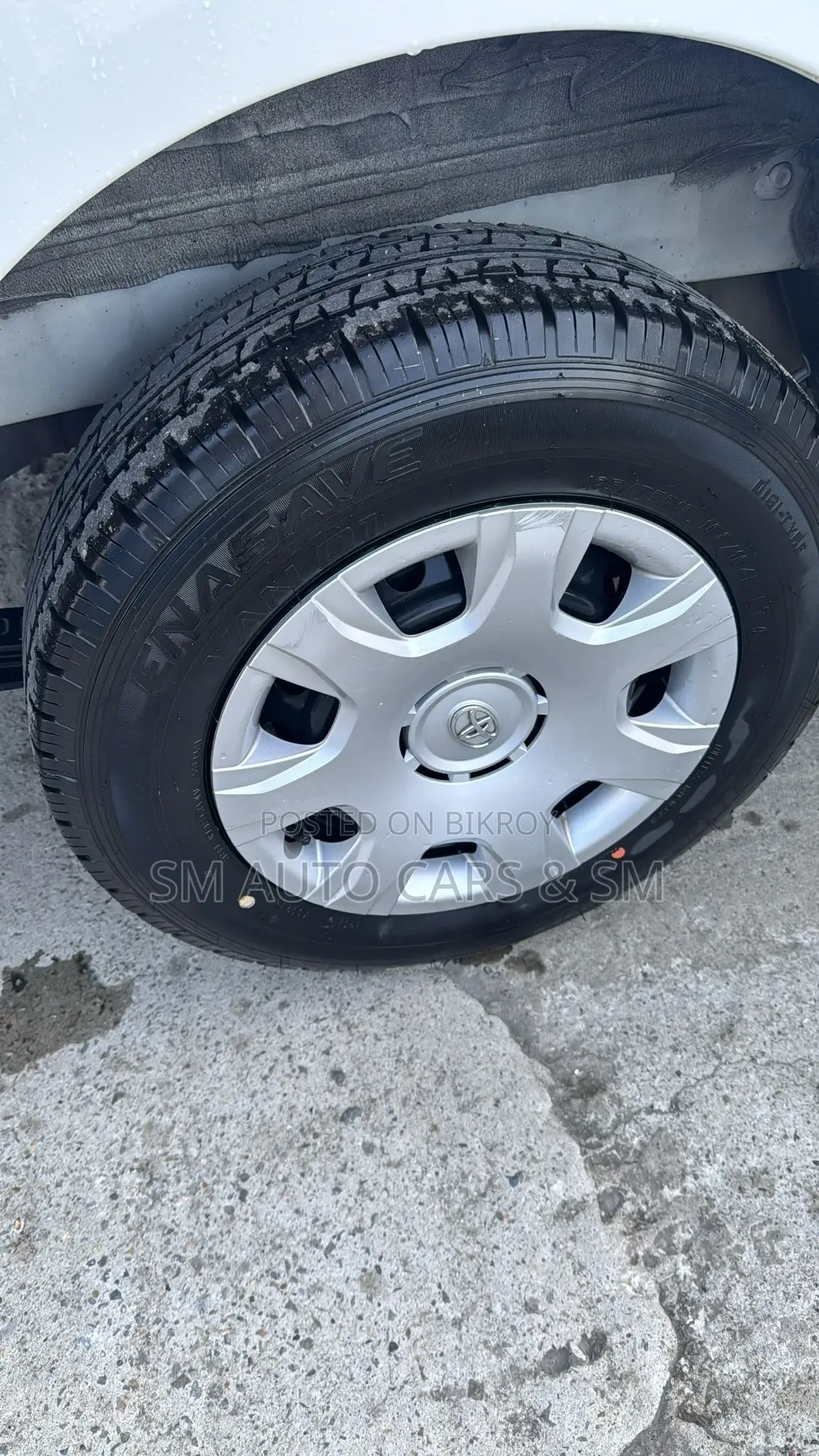 Toyota Hiace GL White Dual AC 2021