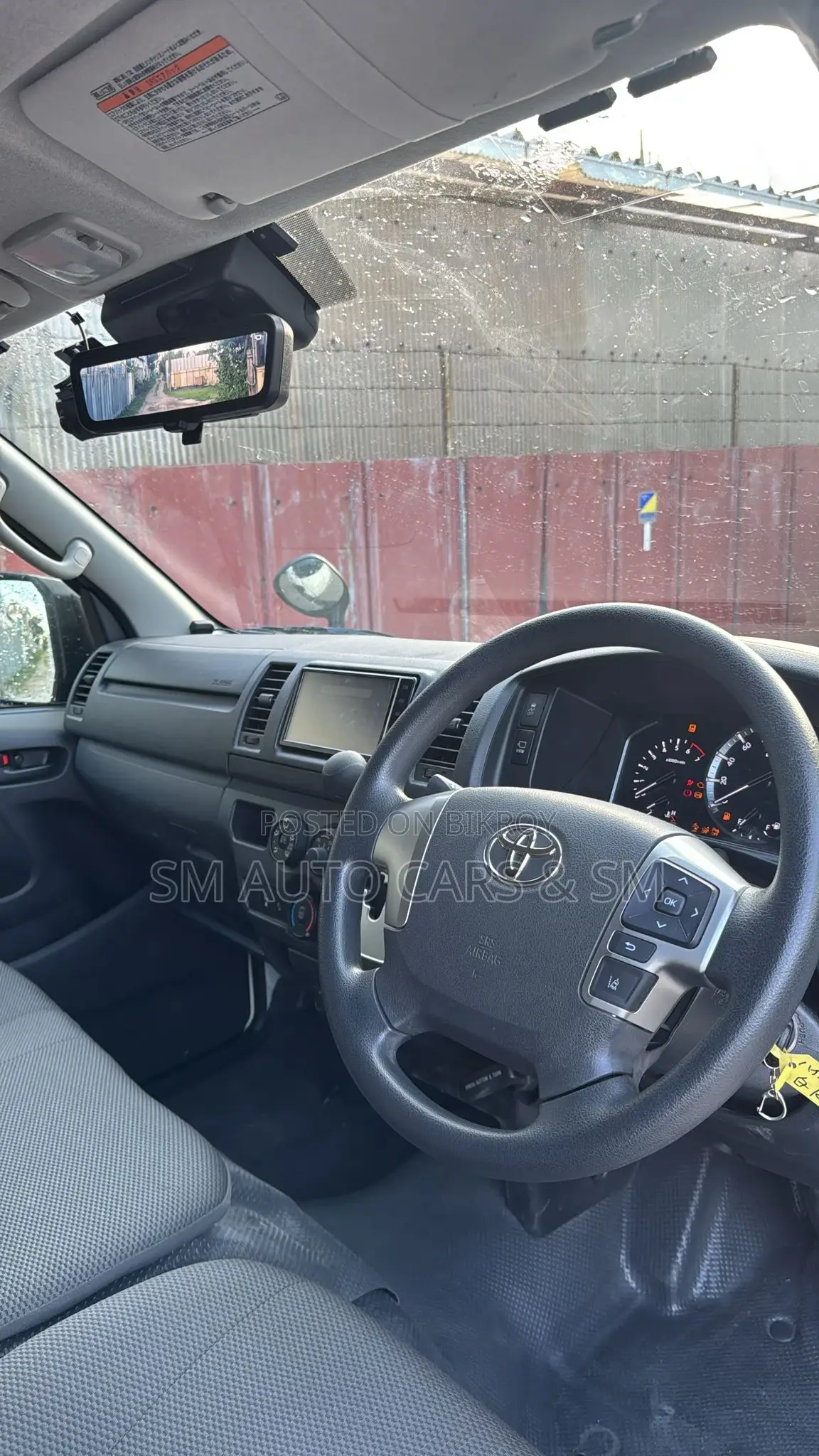 Toyota Hiace GL White Dual AC 2021