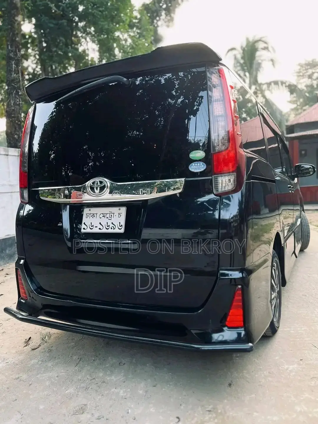 Toyota Noah ` 2014
