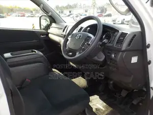 Toyota Hiace SUPER GL LED 2DR PWR 2022