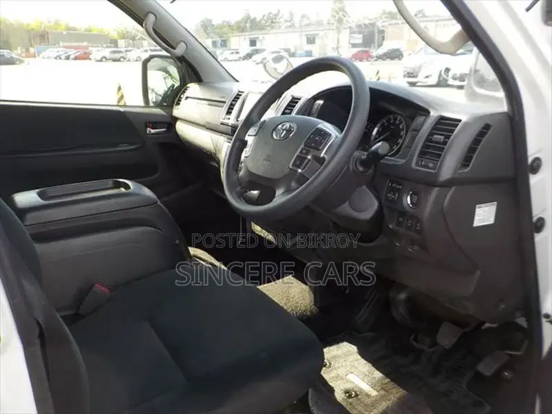 Toyota Hiace SUPER GL LED 2DR PWR 2022