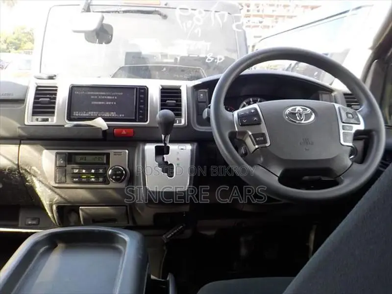 Toyota Hiace SUPER GL LED 2DR PWR 2022