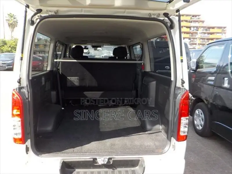 Toyota Hiace SUPER GL LED 2DR PWR 2022