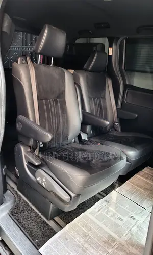 Toyota Esquire HV 2DOOR POWER PUSH 2020
