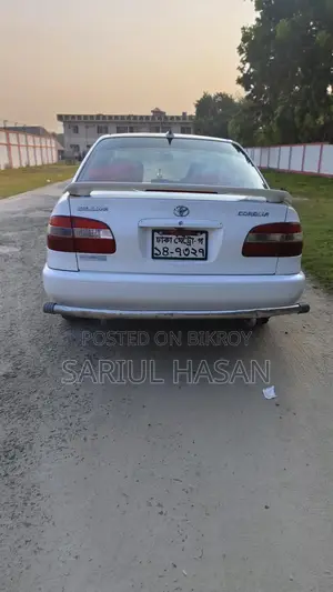 Toyota Corolla 1998 White