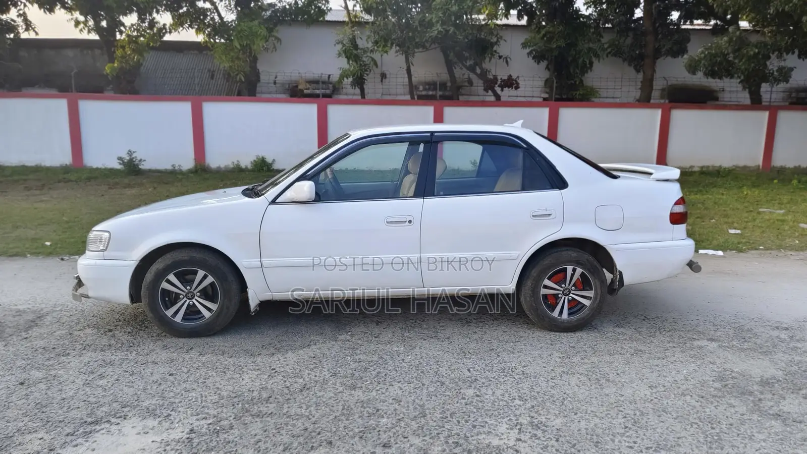 Toyota Corolla 1998 White