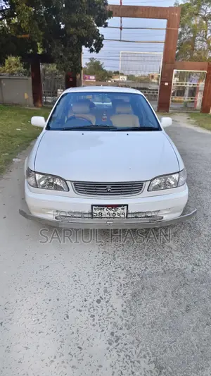 Toyota Corolla 1998 White