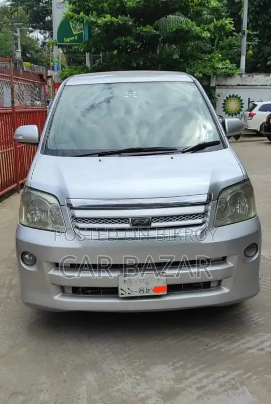 Toyota Noah 2005 Silver