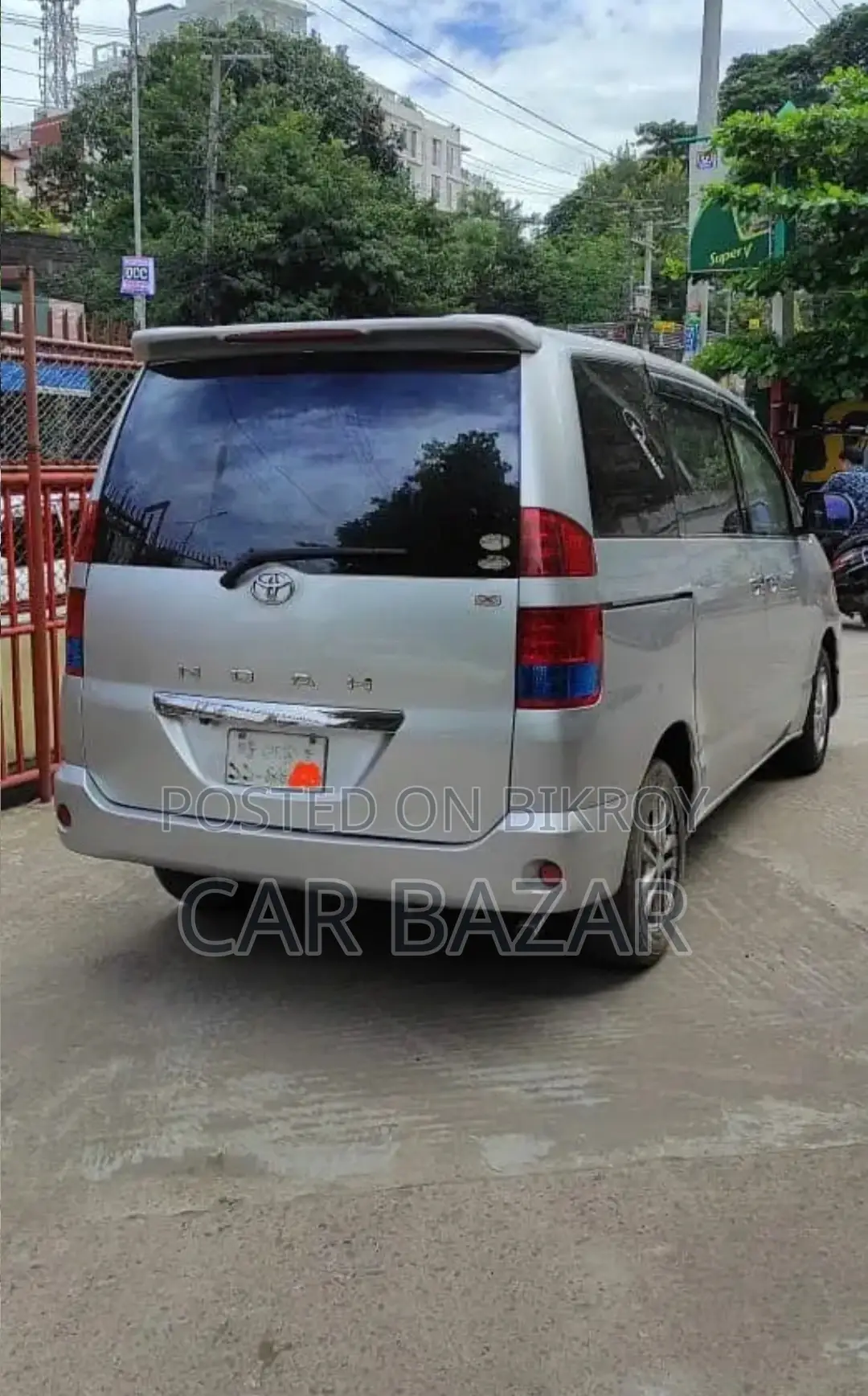 Toyota Noah 2005 Silver