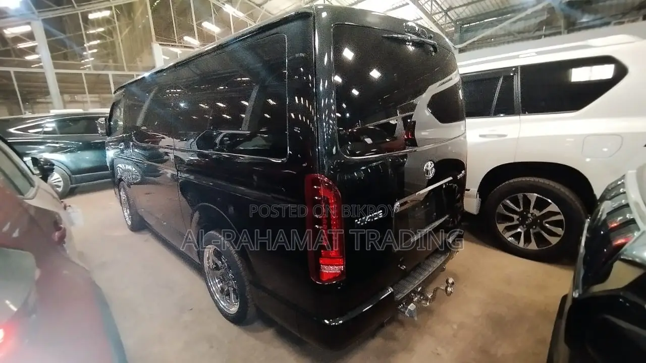 Toyota Hiace SUPER GL DARK PRIM 2 2023