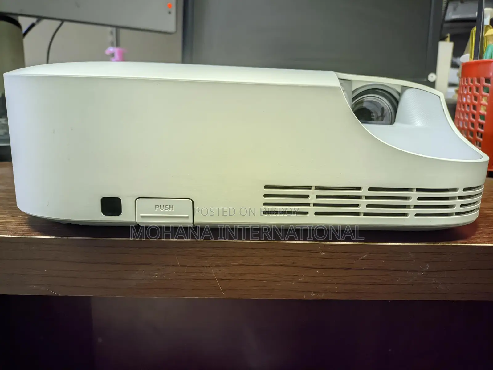 Casio Xj v1 Laser projector