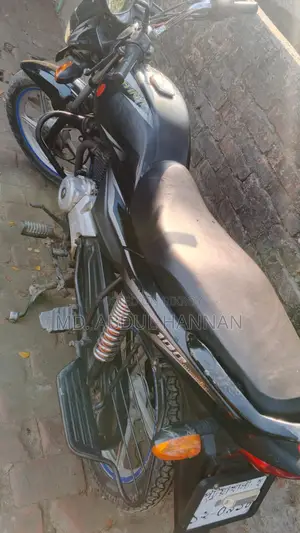 Bajaj Platina 100 . 2018