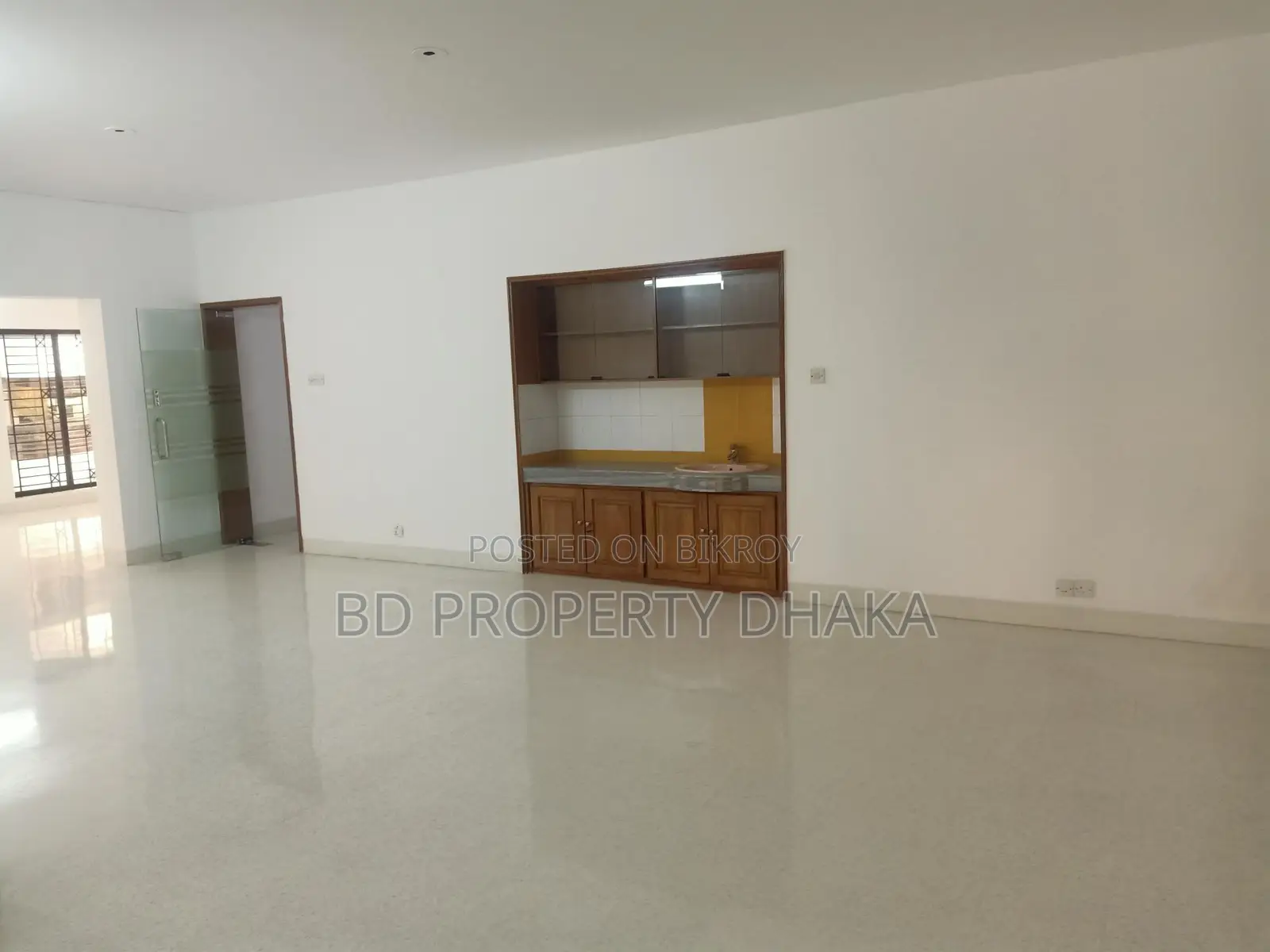 3500 Sqft Office Space with 2 Parking Spots for Rent in Gulshan