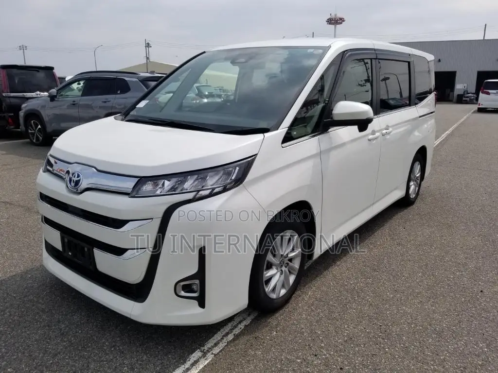 Toyota Noah z 2022