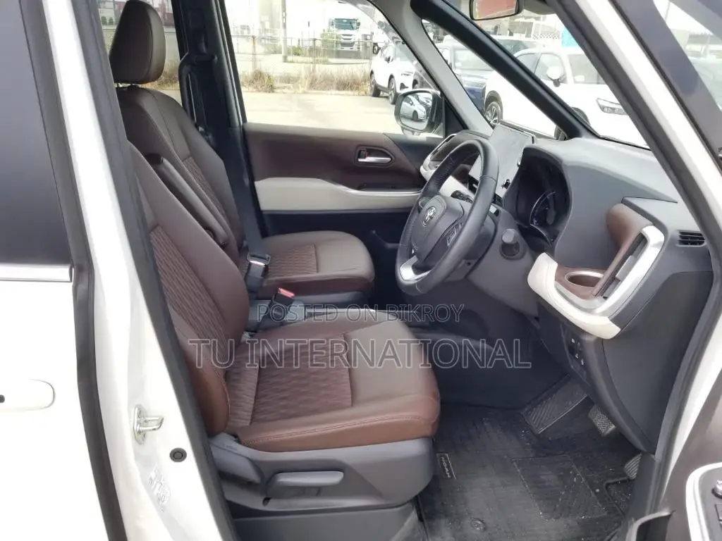 Toyota Noah z 2022