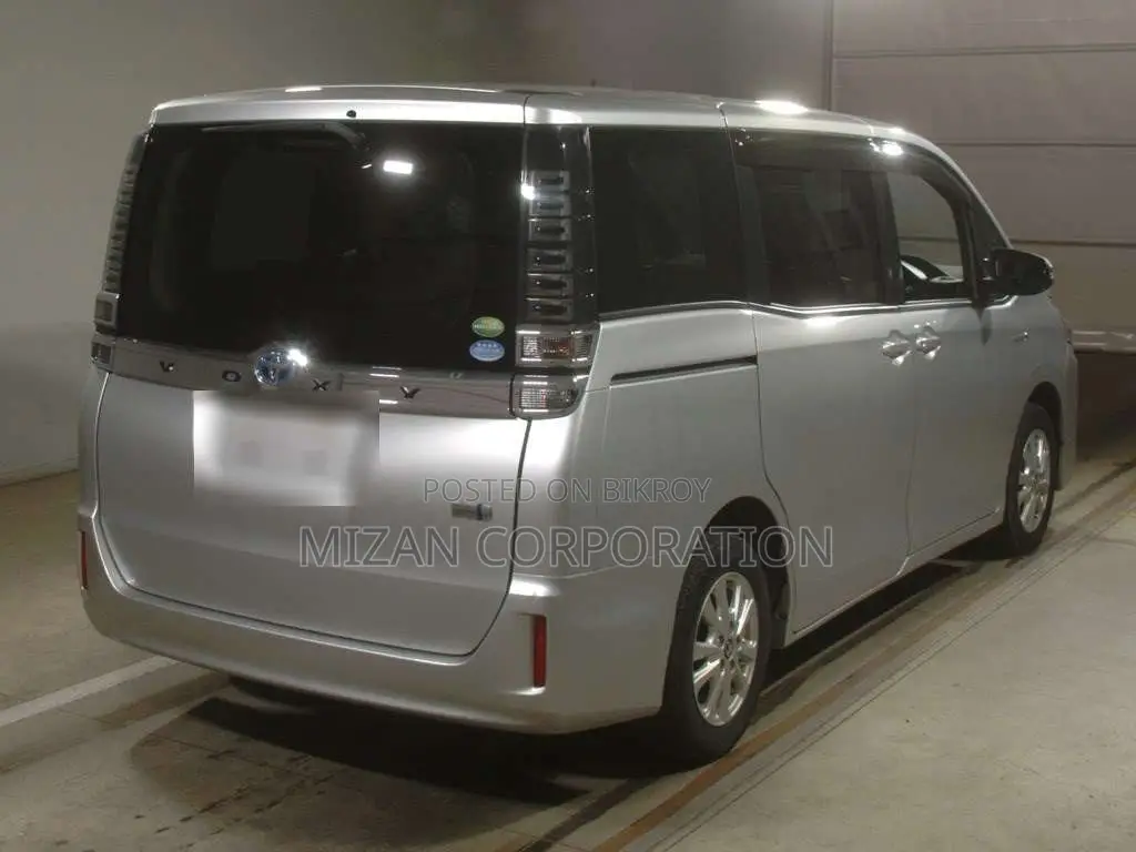 Toyota Voxy X Package 2020