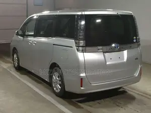 Toyota Voxy X Package 2020
