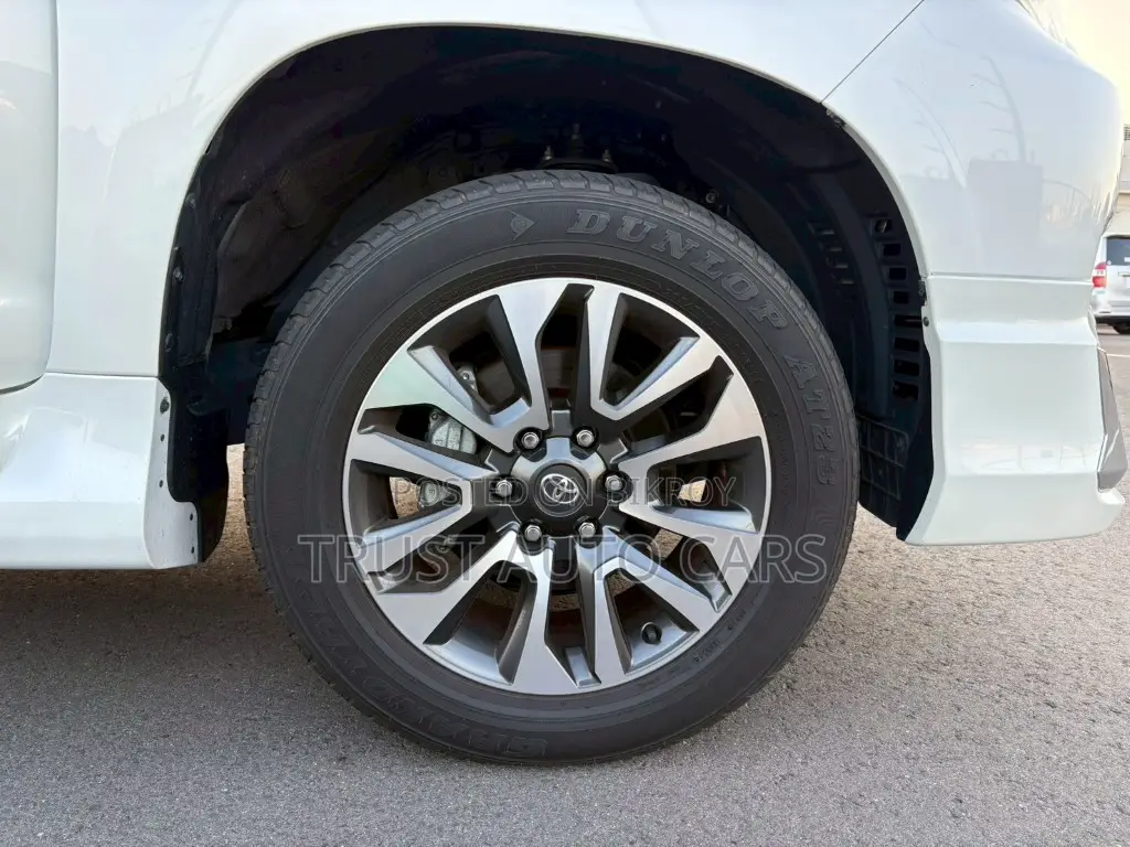 Toyota Prado TX-L, Grade: 5, 2023