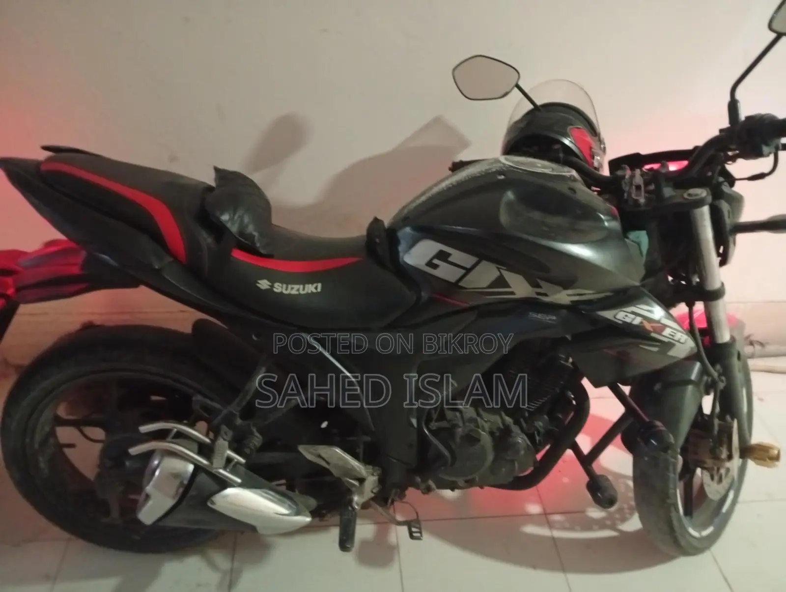 Suzuki Gixxer . 2017