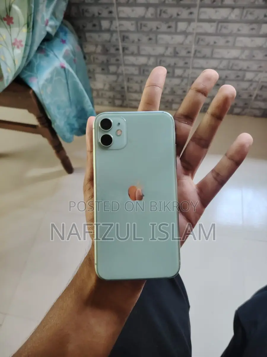 Apple iPhone 11 (Used)