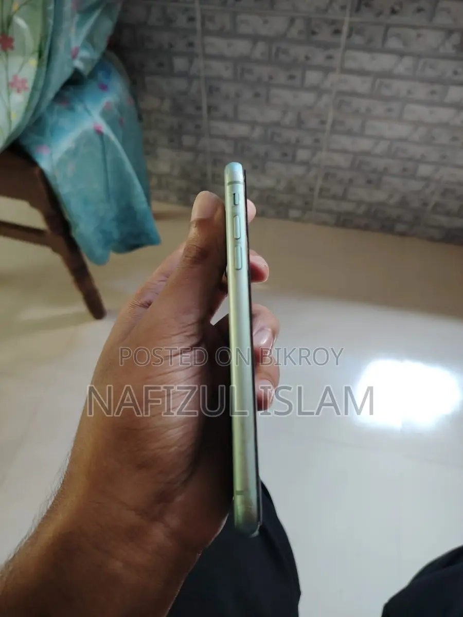 Apple iPhone 11 (Used)