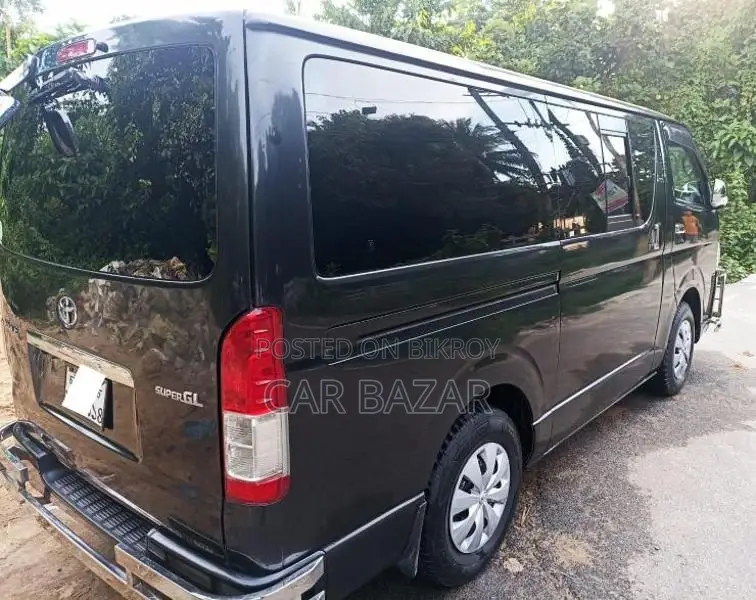 Toyota Hiace Super GL Black 2011