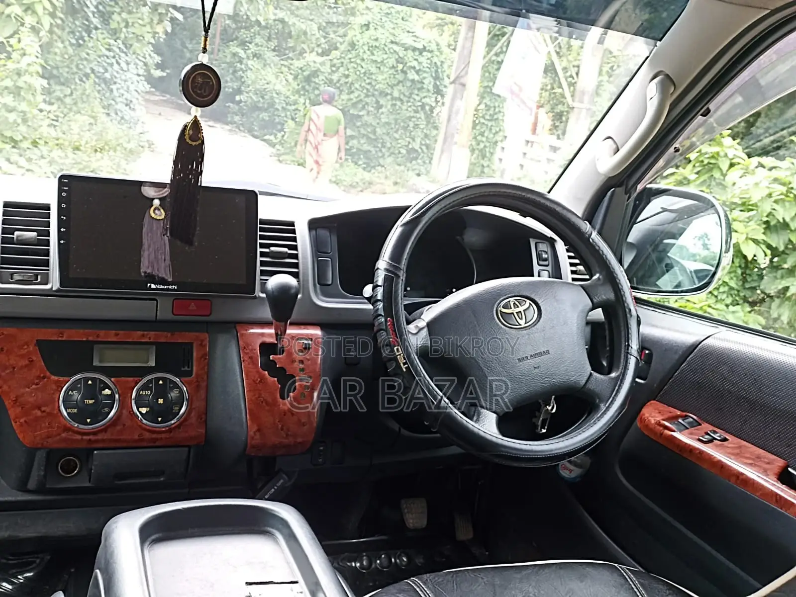 Toyota Hiace Super GL Black 2011