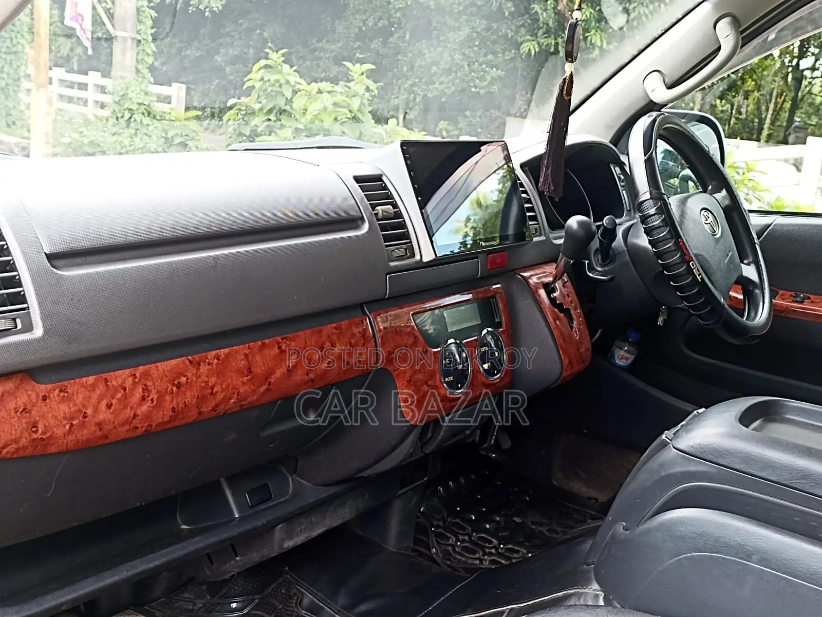 Toyota Hiace Super GL Black 2011