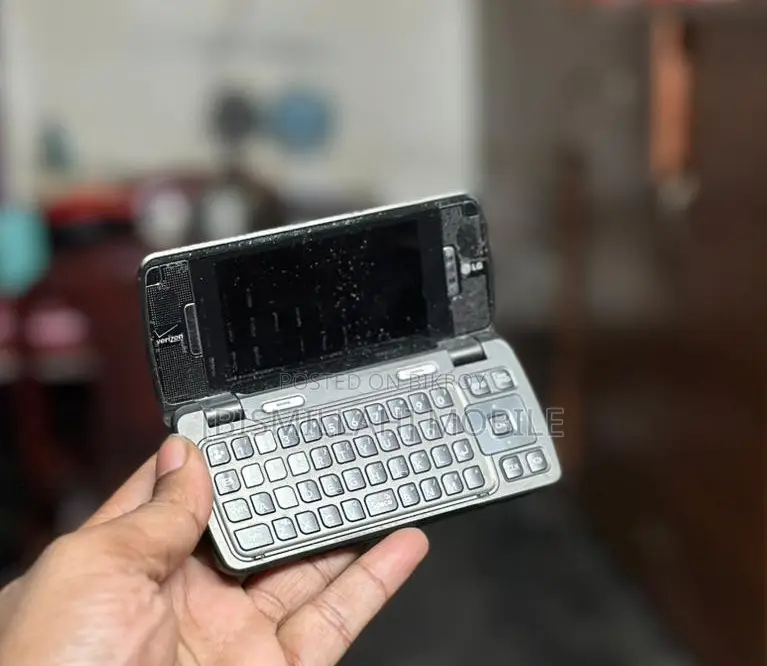 LG Rare Model (Off) (Used)
