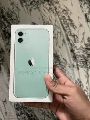 Apple iPhone 11 . (Used)