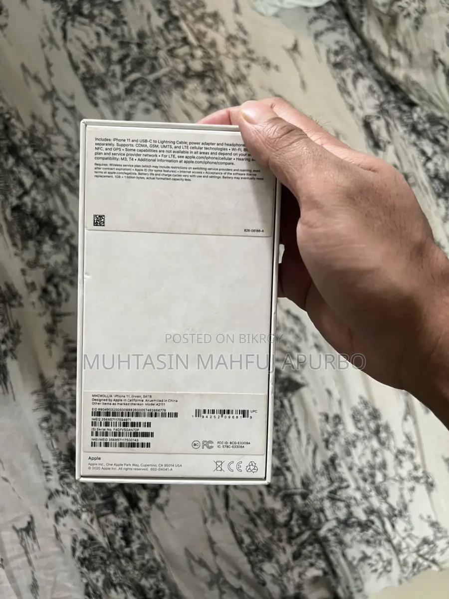 Apple iPhone 11 . (Used)