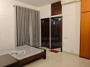 গুলশান ২-এ ভাড়ার জন্য ২৪০০ বর্গফুটের ফুল-ফার্নিশড অ্যাপার্টমেন্ট