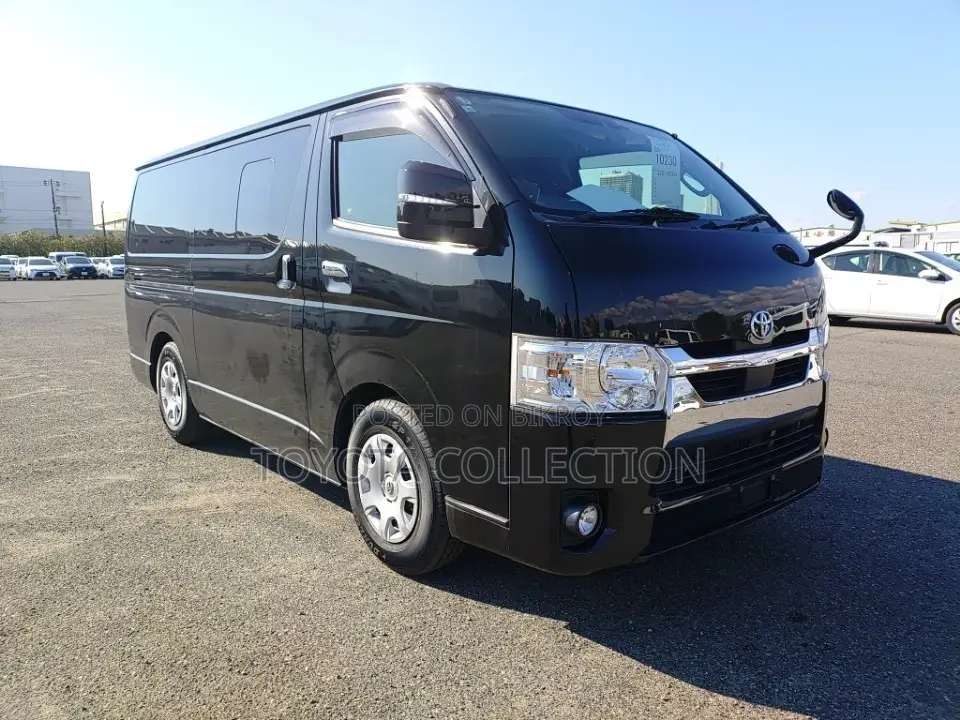 Toyota Hiace GL LED DUAL AC 2020