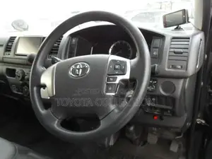 Toyota Hiace GL LED DUAL AC 2020