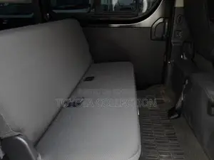 Toyota Hiace GL LED DUAL AC 2020
