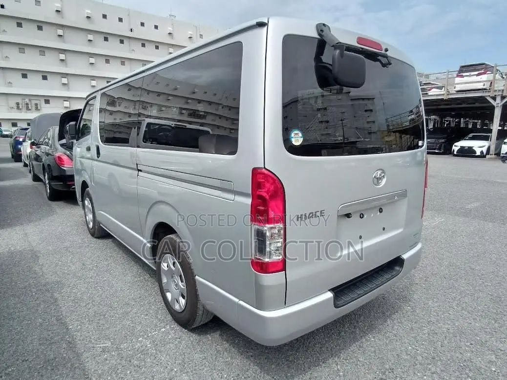 Toyota Hiace GL Silver 2021