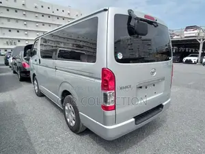 Toyota Hiace GL Silver 2021