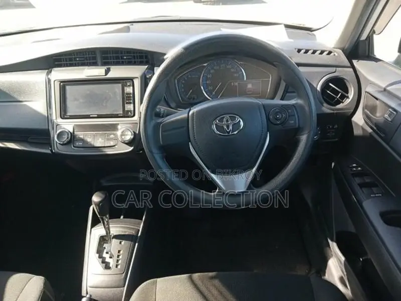 Toyota Axio Ex Hybrid White 2020