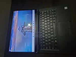 💼 Dell Latitude 7390 2-in-1 (Core i7, 16GB RAM, 256GB SSD)