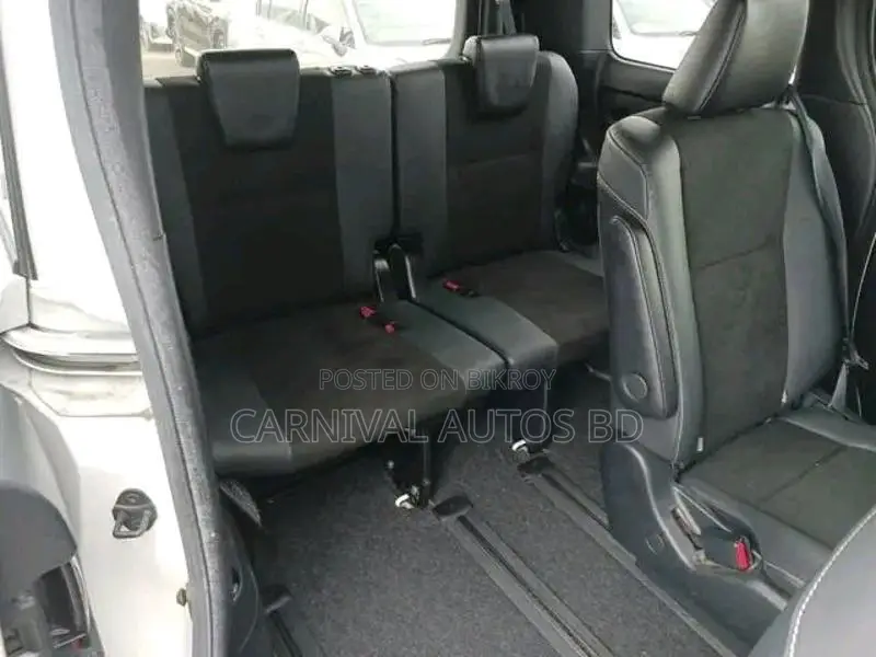 Toyota Noah SI WXB HYBRID 2021