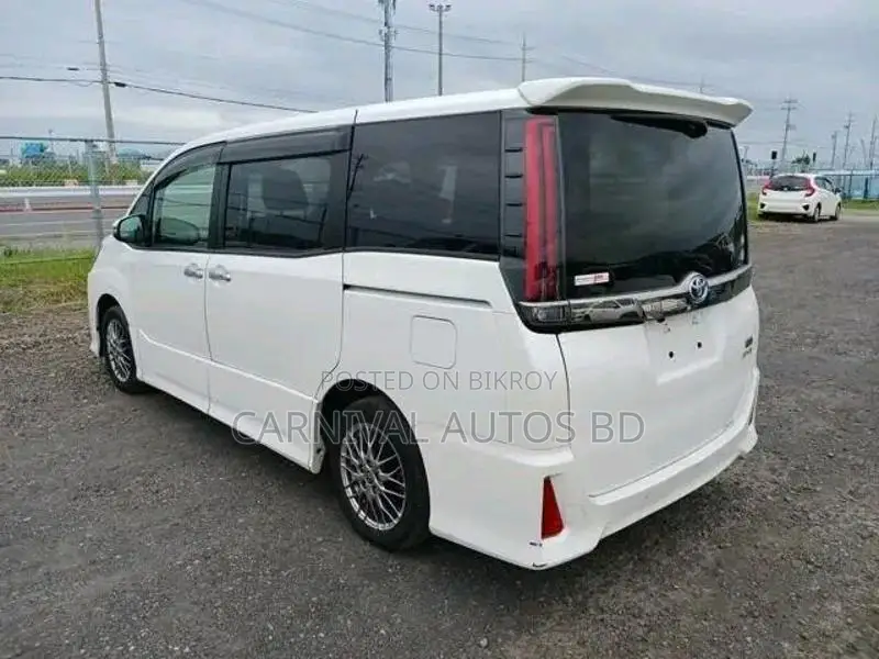 Toyota Noah SI WXB HYBRID 2021