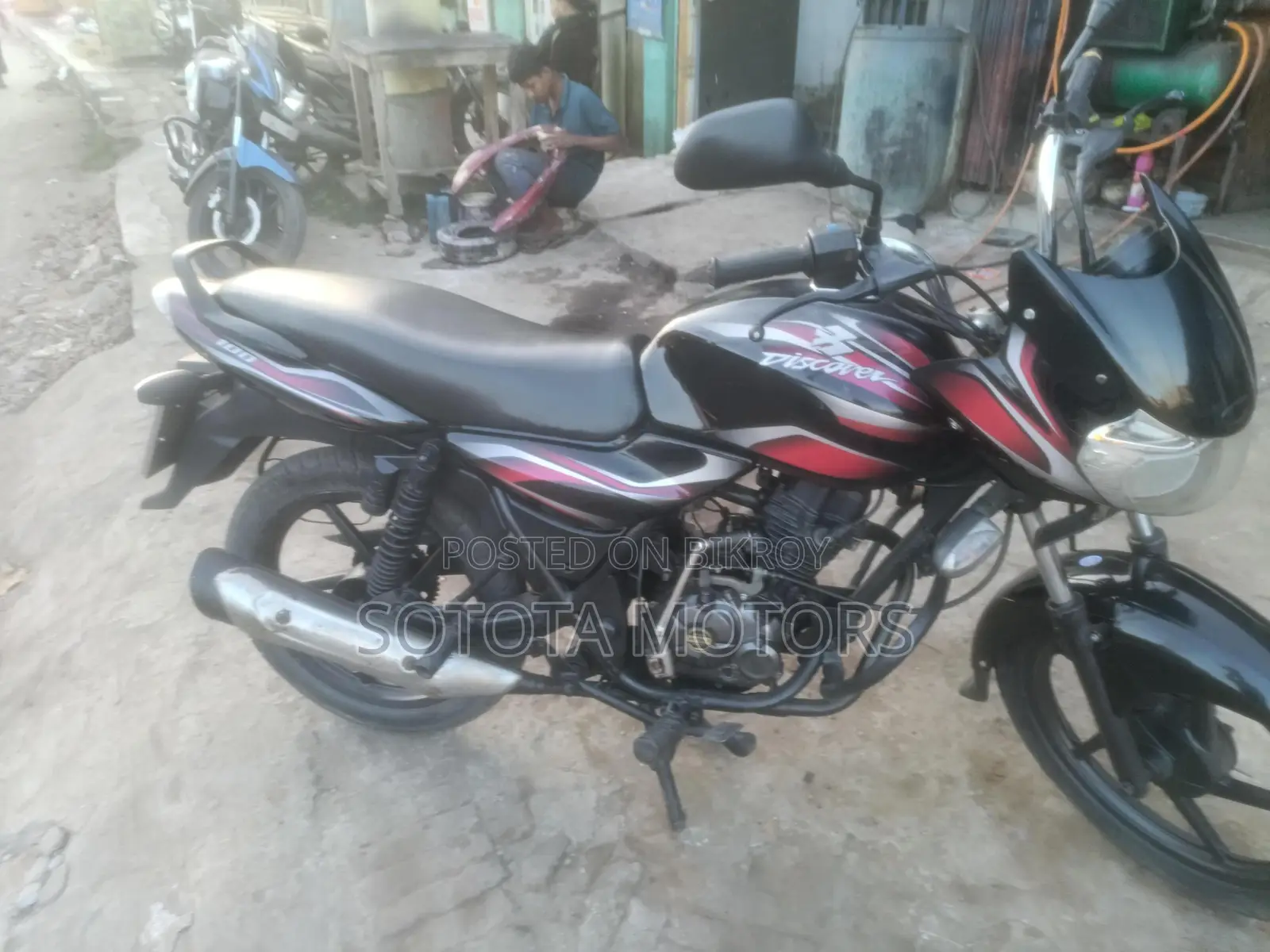 Bajaj Discover 100 . 2017