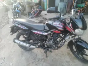 Bajaj Discover 100 . 2017