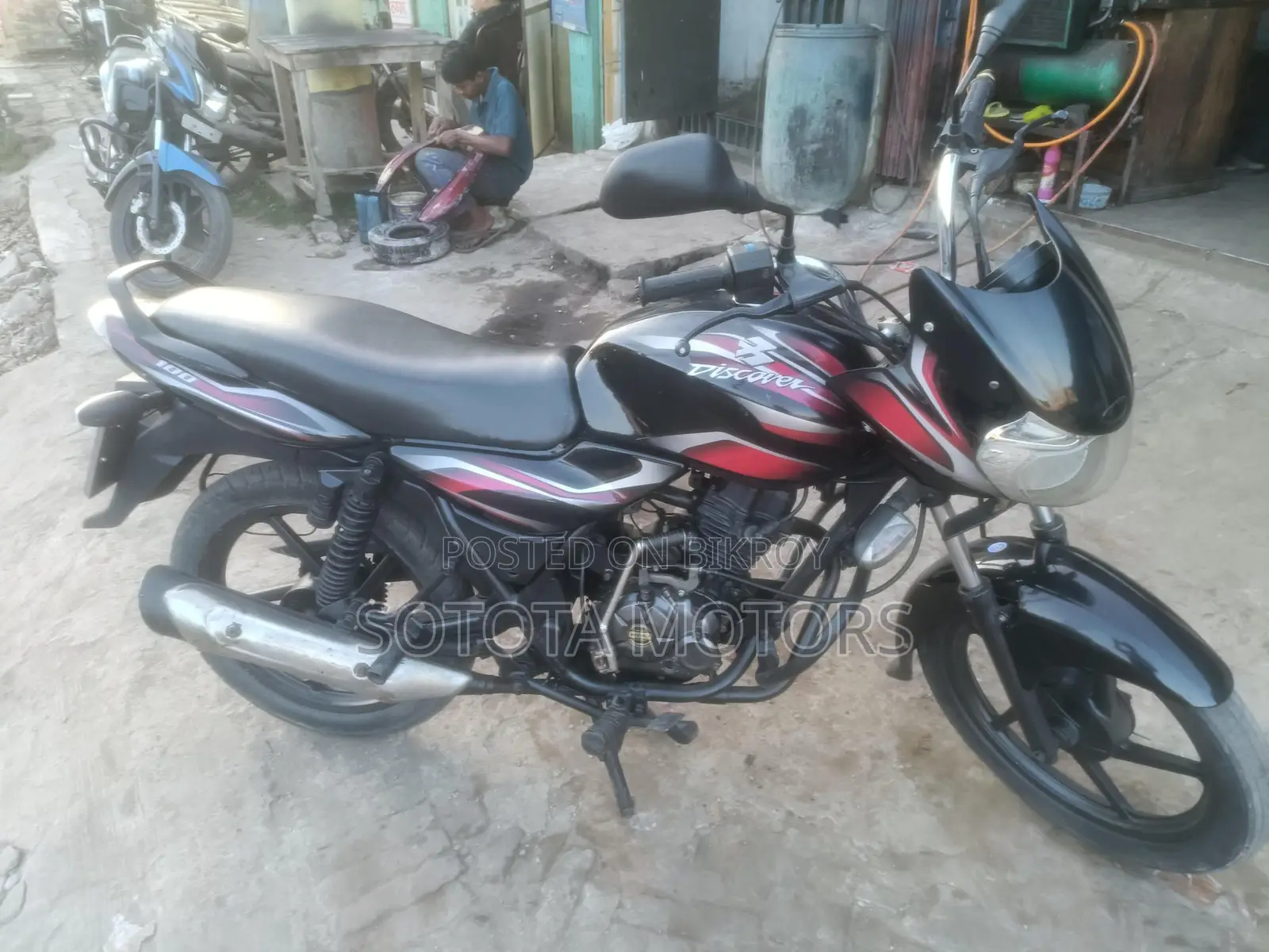 Bajaj Discover 100 . 2017