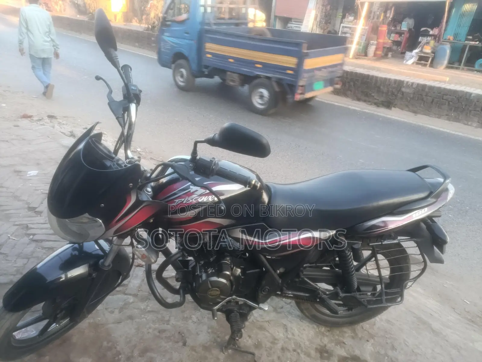 Bajaj Discover 100 . 2017