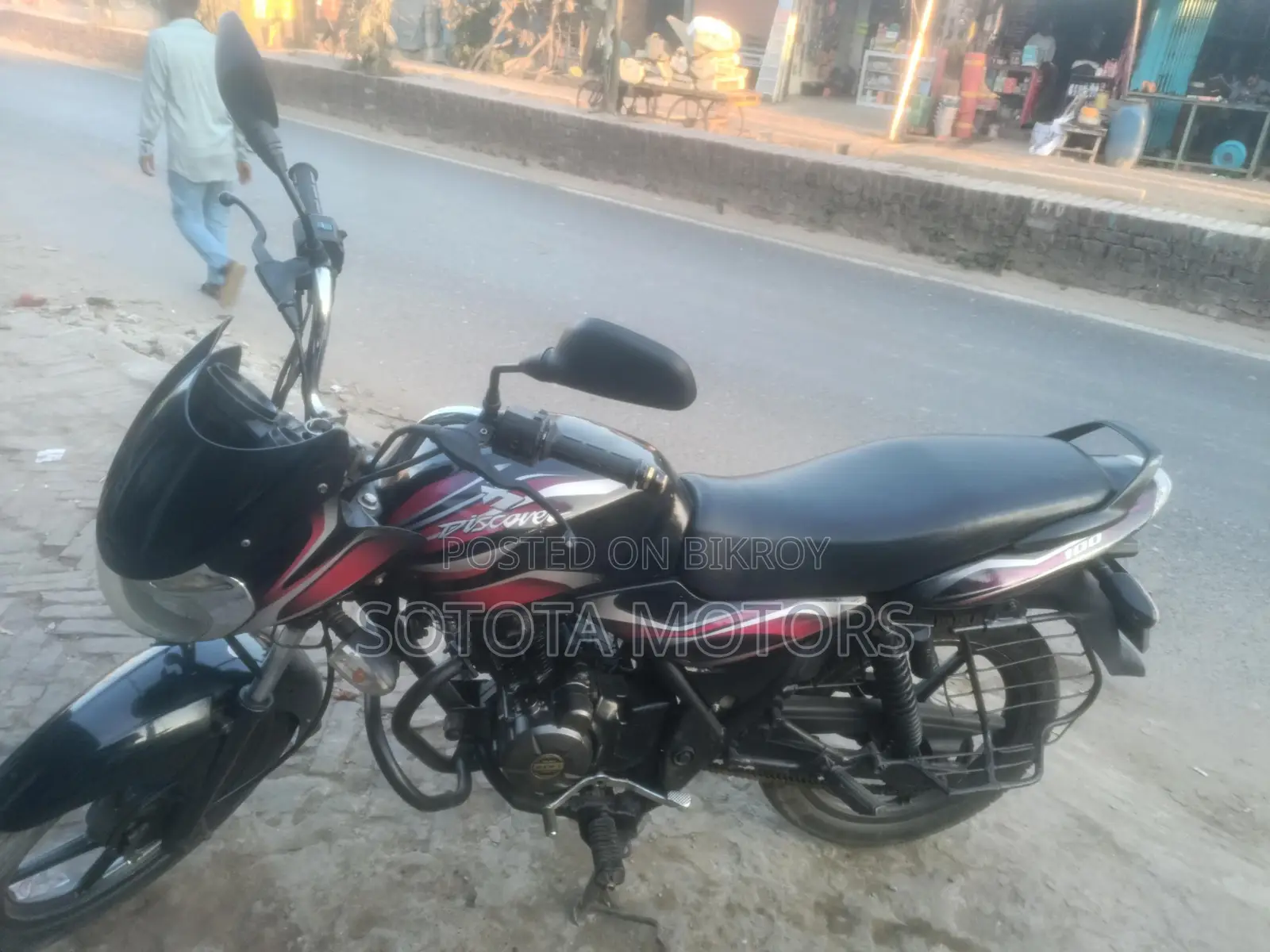 Bajaj Discover 100 . 2017