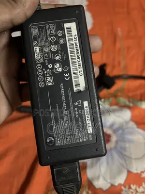 কানাডার লেপটপ চাজার।