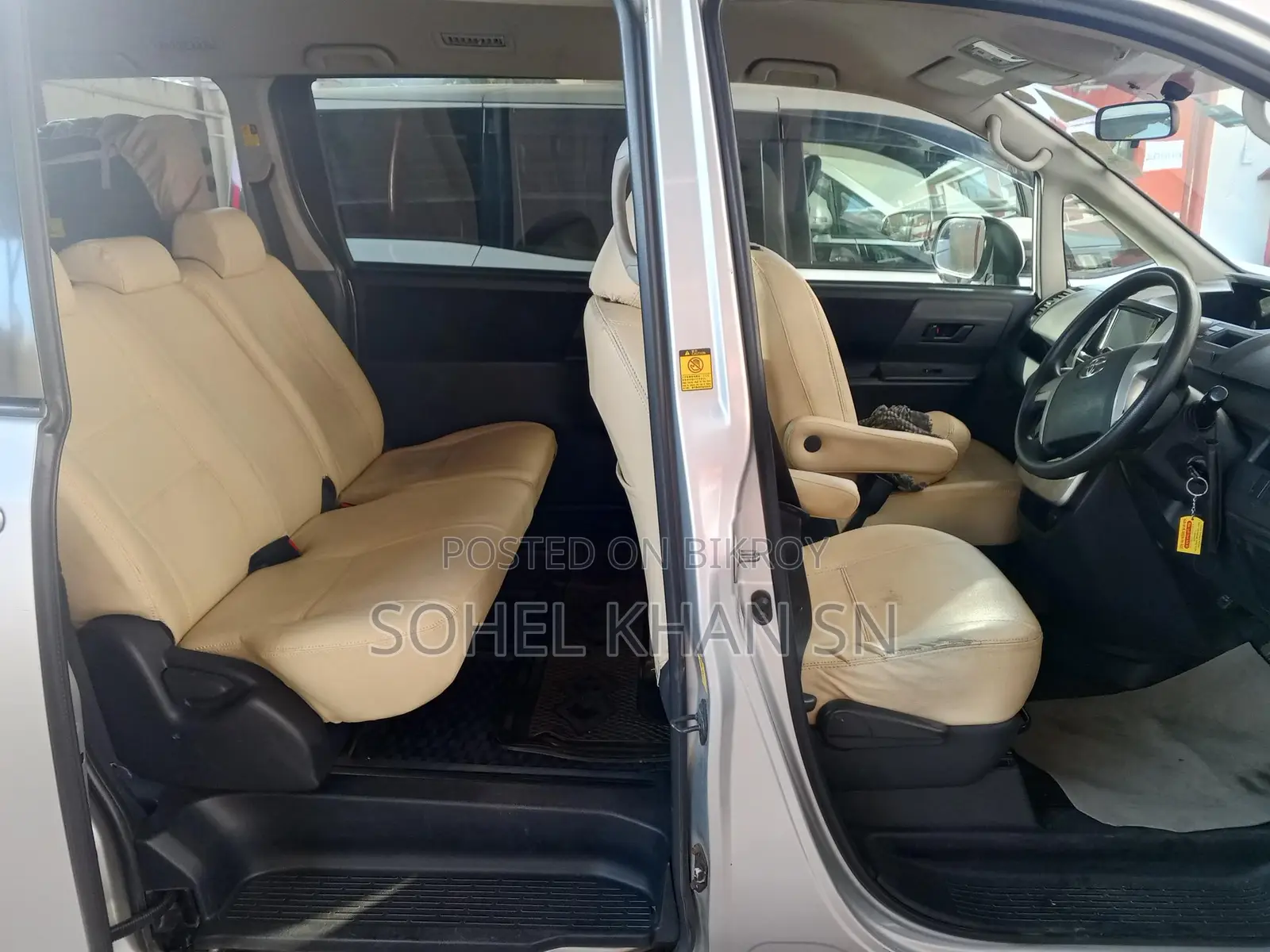Toyota Noah Car 2013